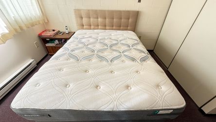 QUEEN BED SET — FREE