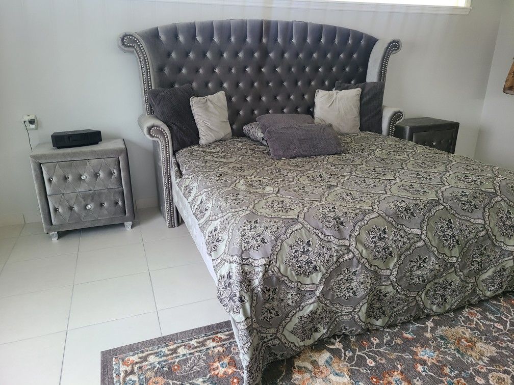 King Size Elegant Bedroom Set