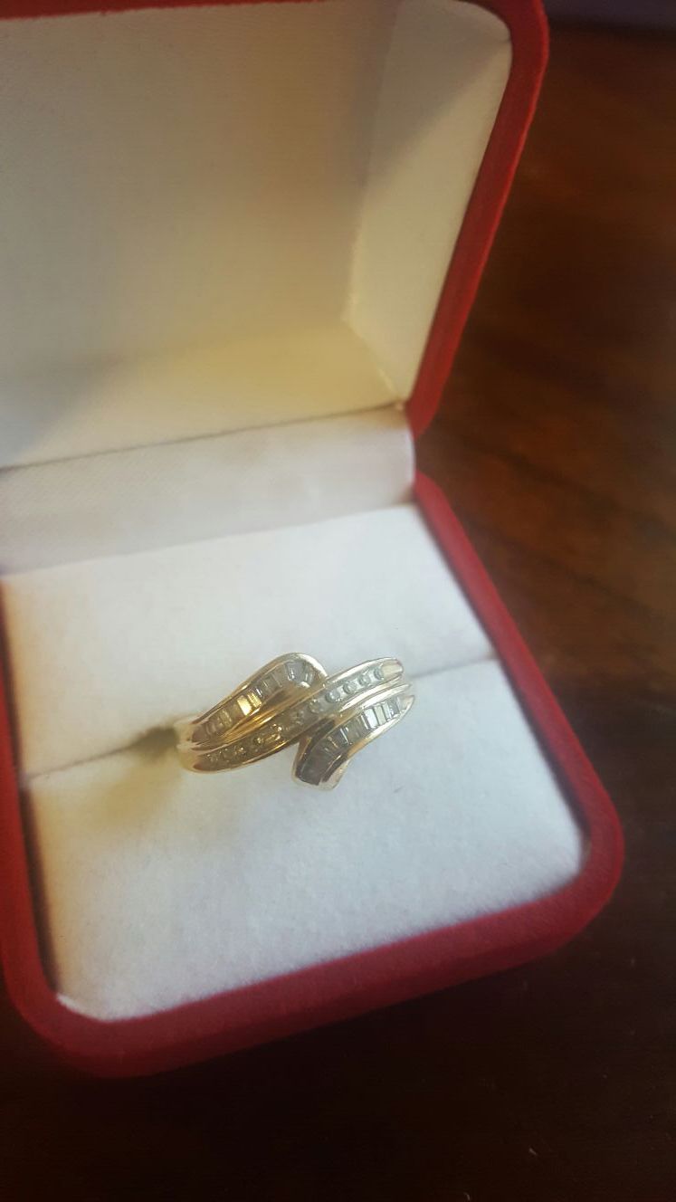 10k Diamond ring size 8