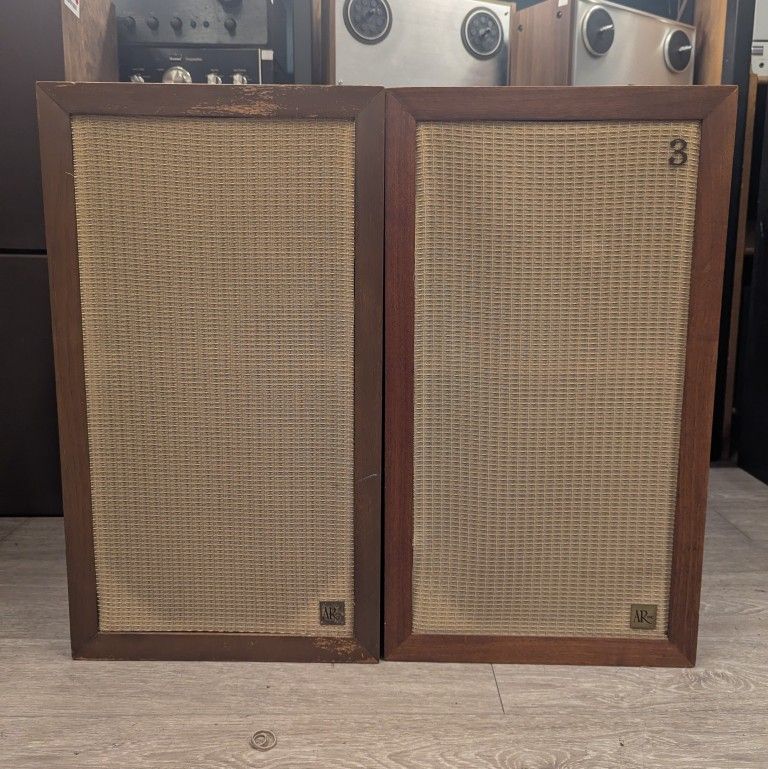 AR 3 Speakers