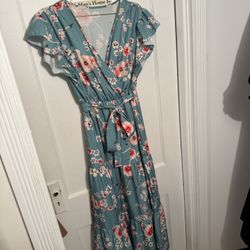 WOMEN’S FLORAL MULTICOLORED BEAUTIFUL MAXI DRESS. SIZE 1X (US 14-16)-USED, IN GOOD CONDITION