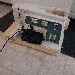 Singer Sewing  Machine