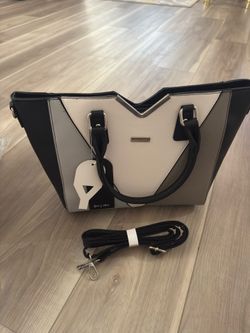 Yani J'Adore large zipper tote purse