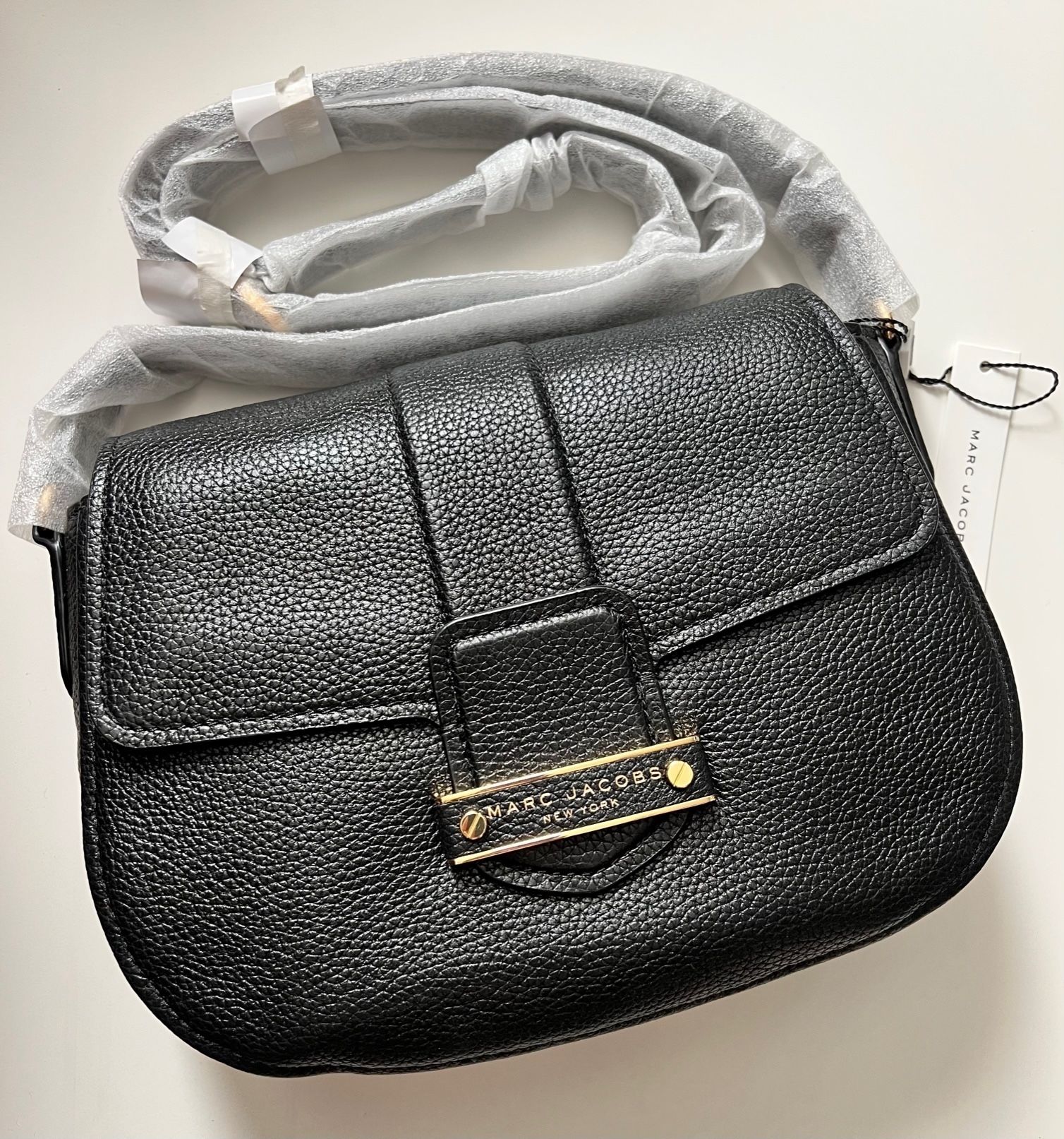 【MARC JACOBS】TRAVELER MINI MESSENGER BAG