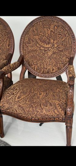 2 clean Ashley chairs. The price of the boards is $100. For those interested only