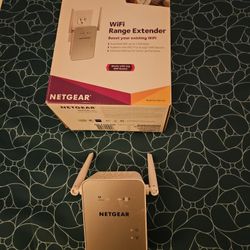 NETGEAR  RANGE EXTENDER 