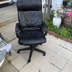 Staples Lochland bonded leather