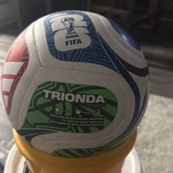 Trío nada soccer ball
