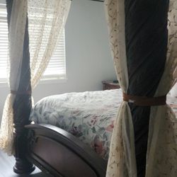Canopy Bedroom Set