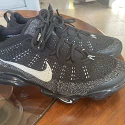 Nike Air VaporMax Flyknit Running Shoes - Black White Oreo Flyknit - Size 10 