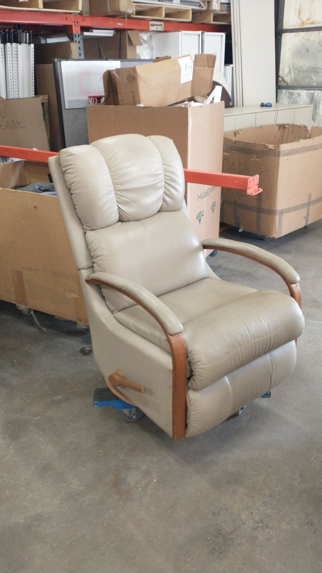 La-Z-Boy recliner chair. Super comfy!!