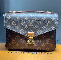Authentic Louis Vuitton Pochette Métis Monogram M44875