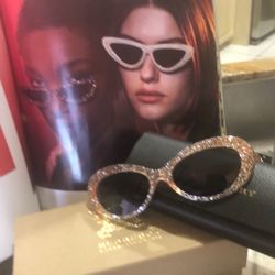 Burberry Sunnys W/all Accessories .New