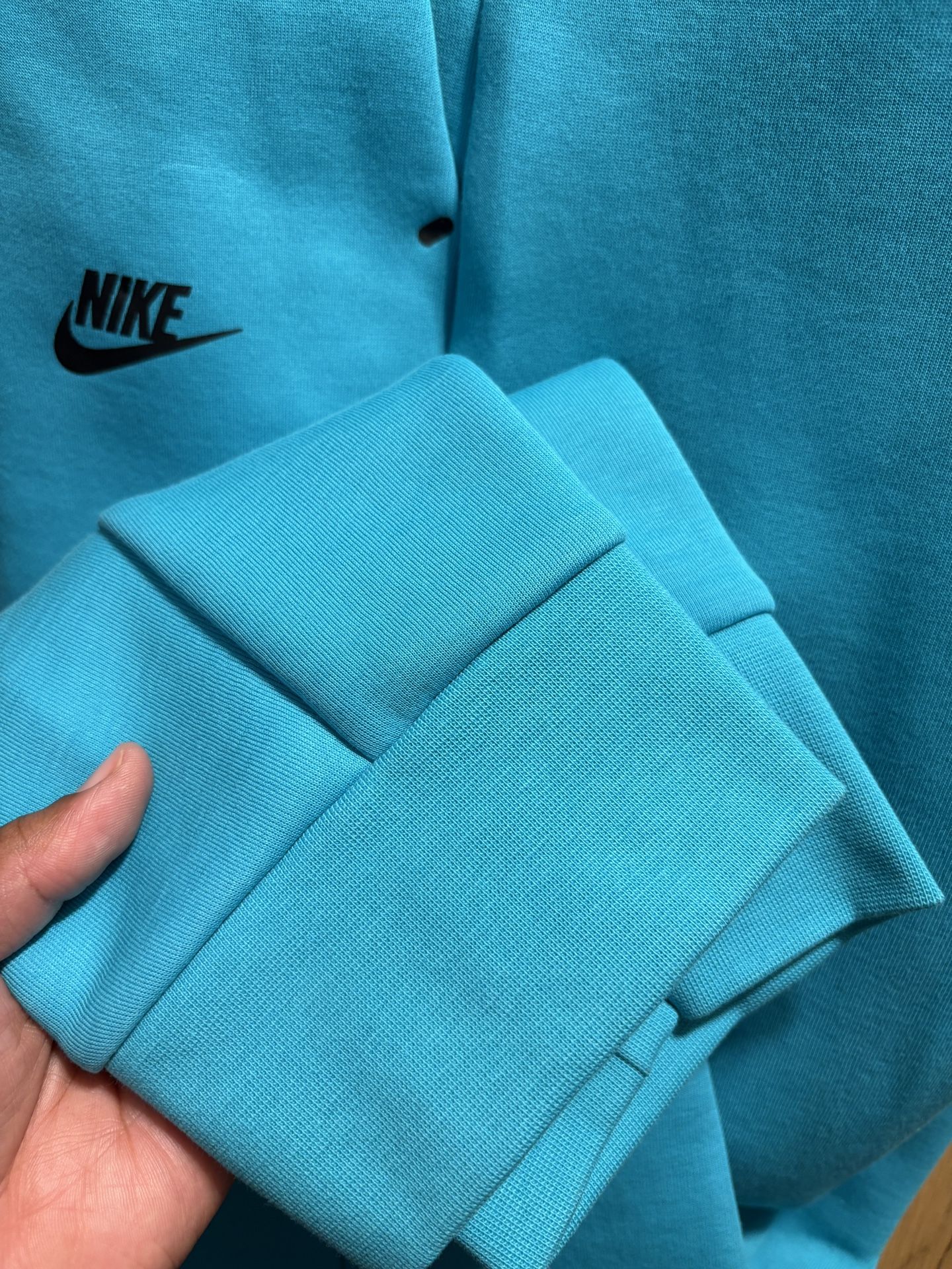 XL Nike Tech