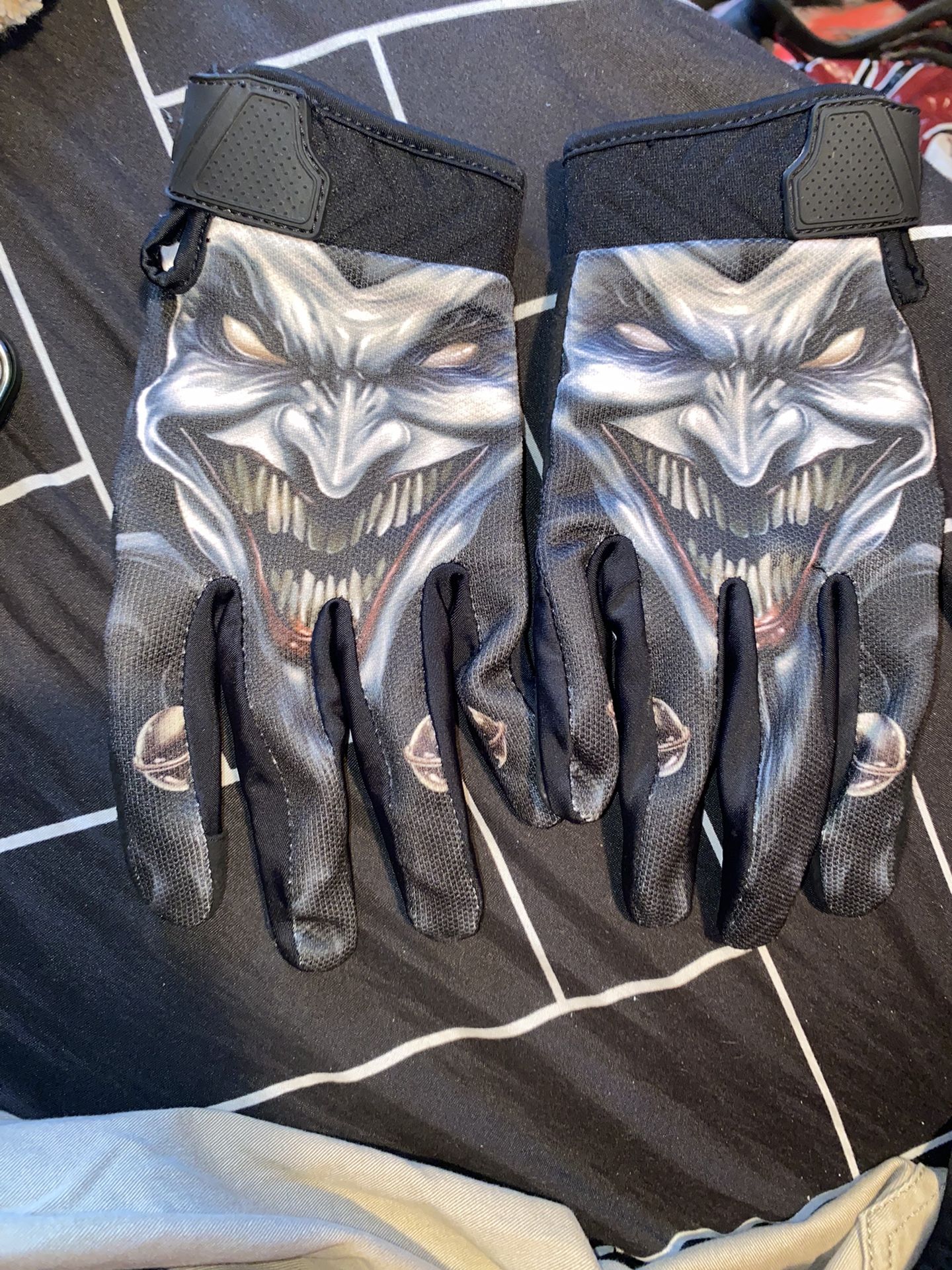 Brand New Joker Motorcycle / Bike Gloves