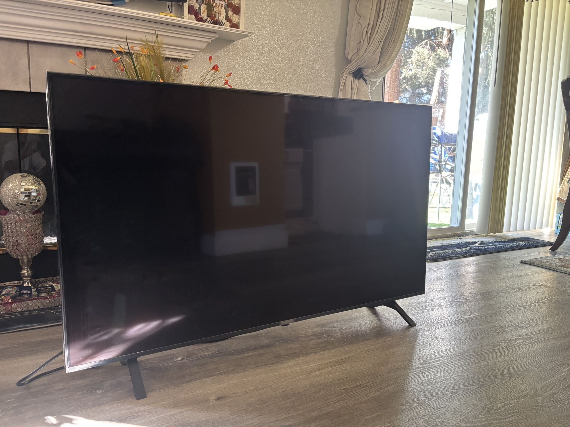 LG 55” 4K UHD Smart TV (Model 55UP8000PUA) – Excellent Condition $200