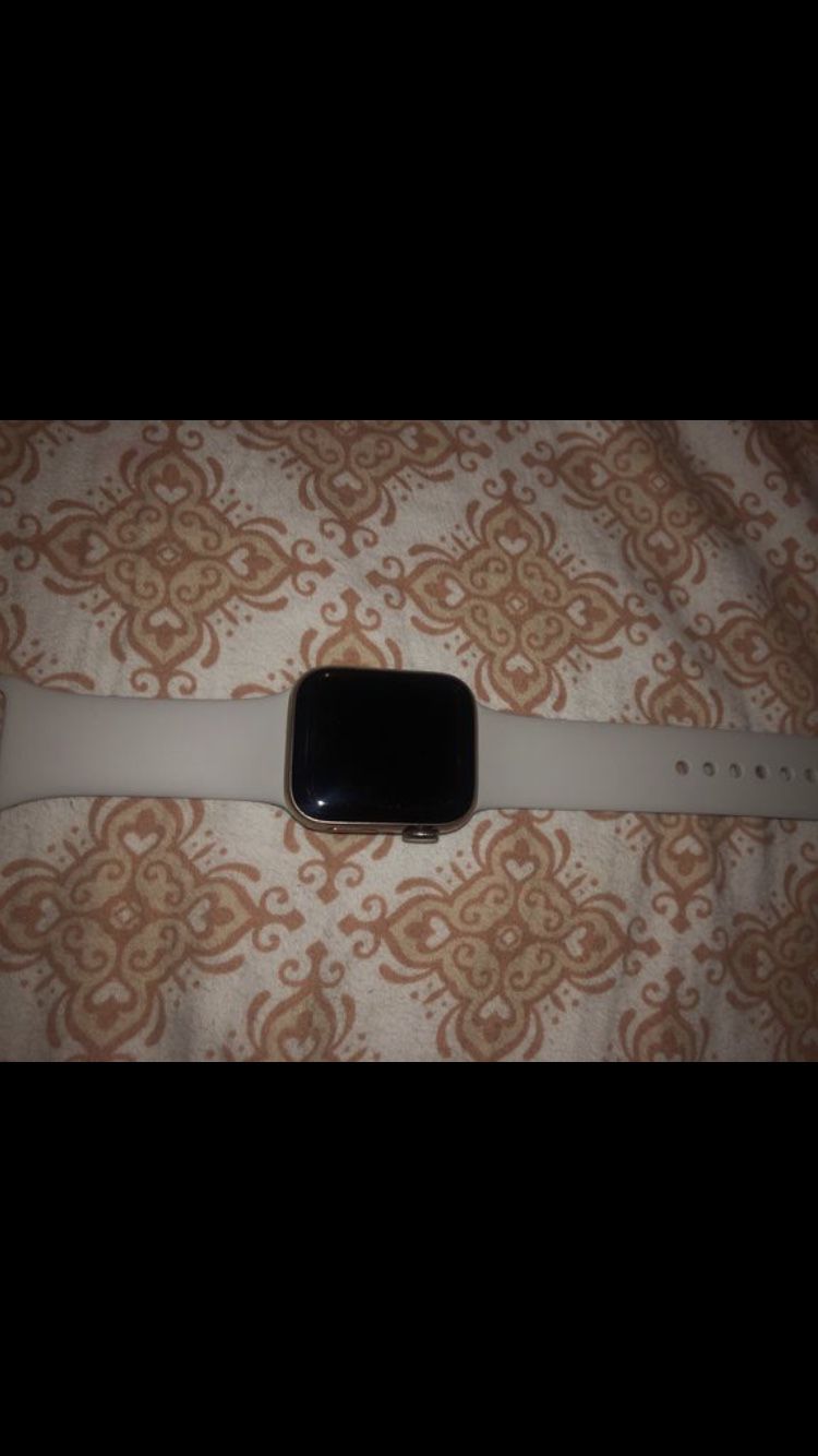 Apple Watch series 4 40mm stainless steel.