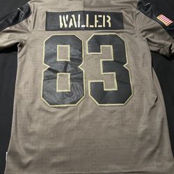 Raiders Jersey Size 40 In Men's (Waller)