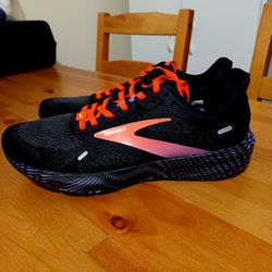 Brooks Launch 9 Women's Size 9