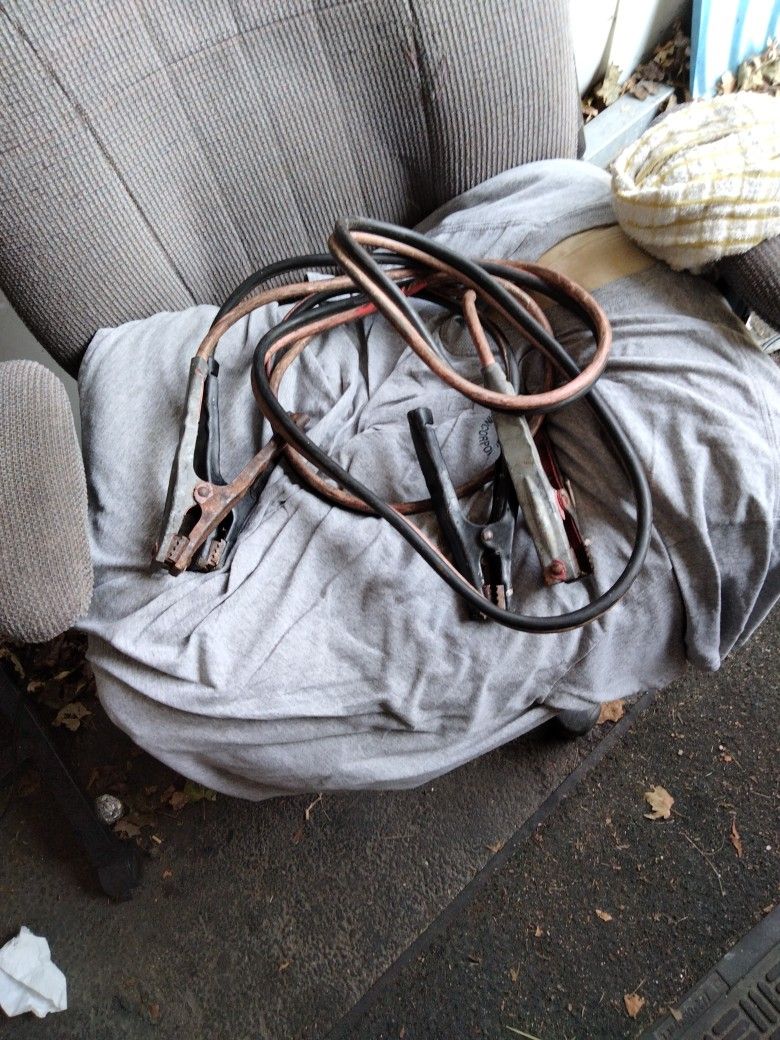 10 Ft Jumper Cables