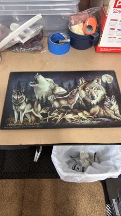 Wolf glass cutting board