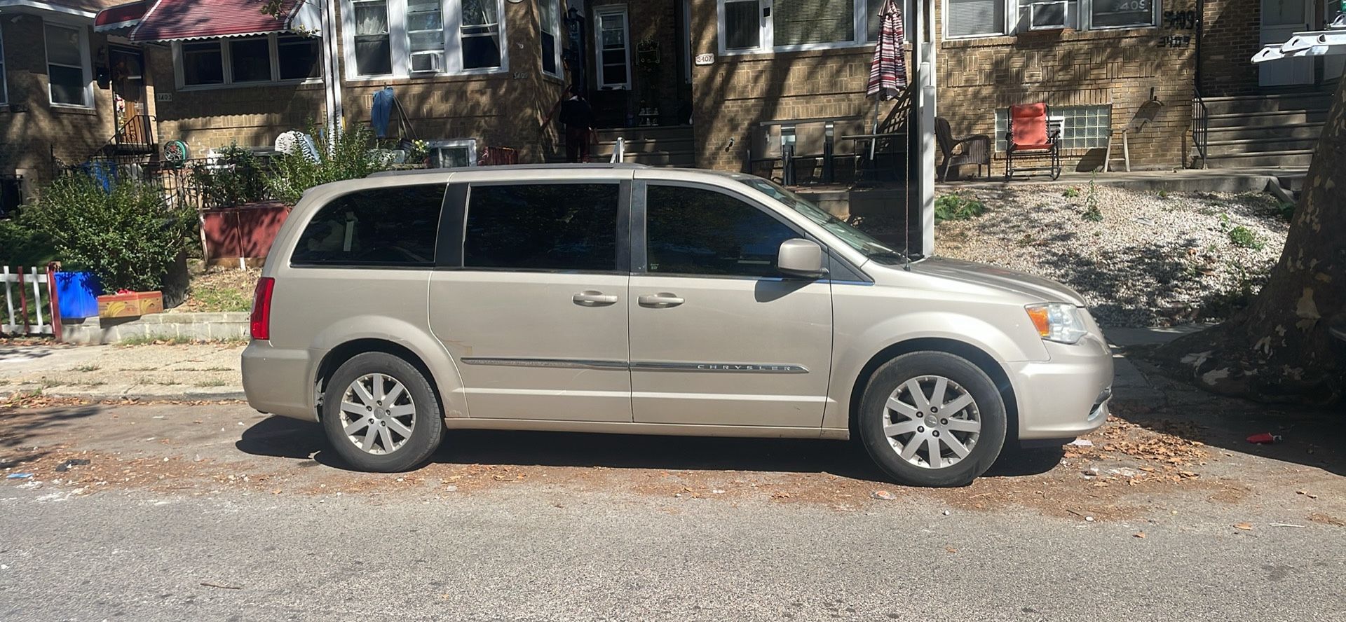 2013 Chrysler Town & Country