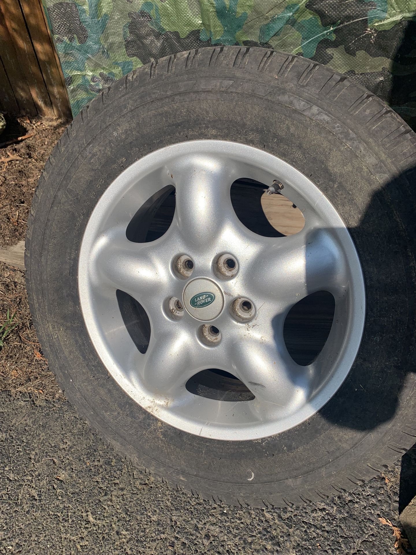 16” Land Rover Wheel /215 /65 R16 4x4