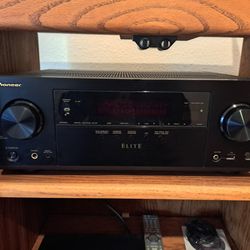 Pioneer AV Receiver Model VSX-70 