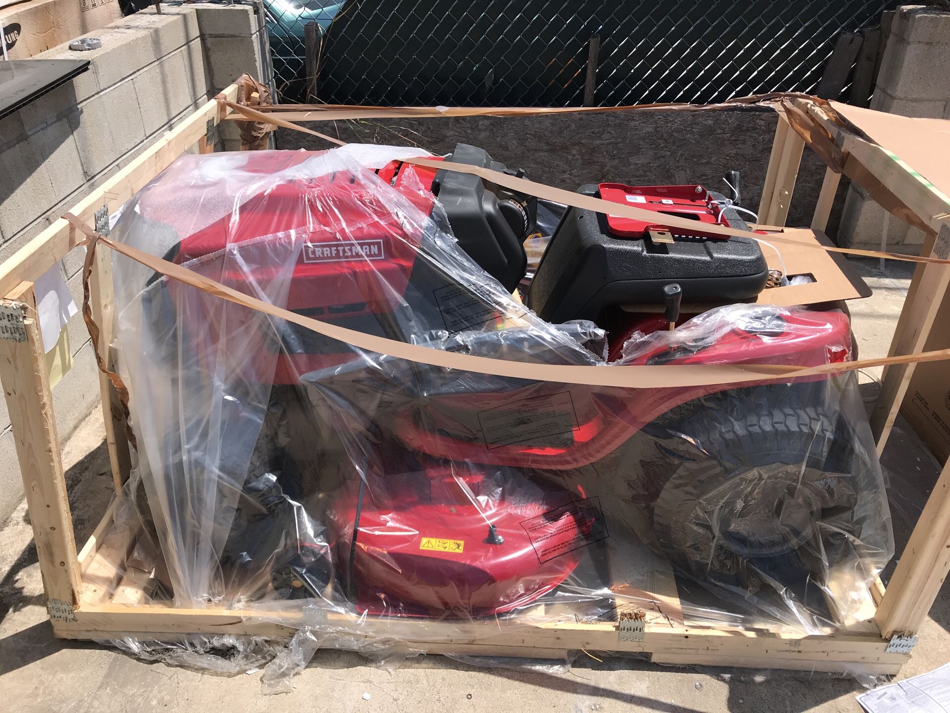 CRAFTSMAN 20383 46" 19 HP BRIGGS & STRATTON HYDROSTATIC TURNTIGHT® RIDING MOWER