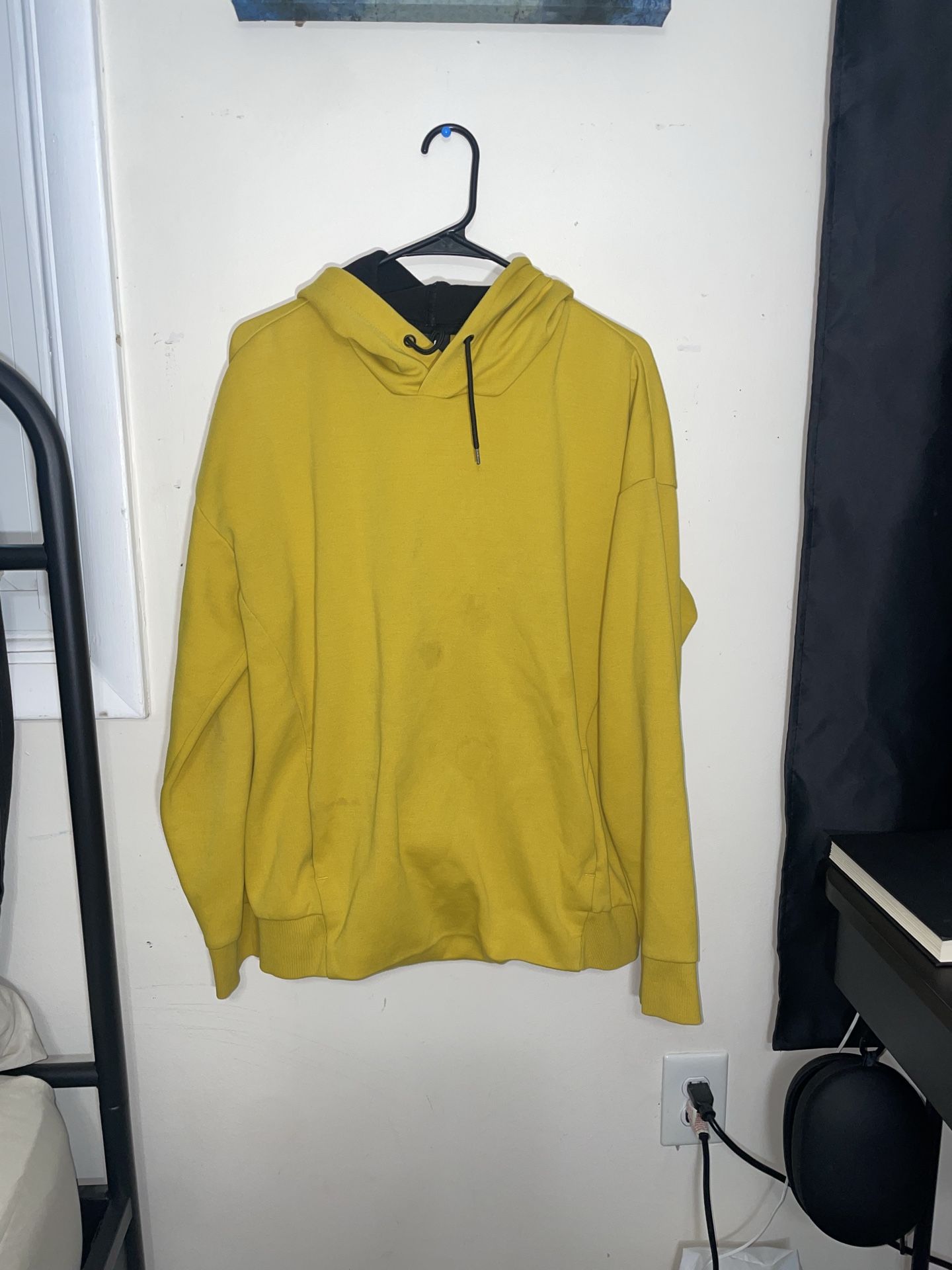 Men’s H&M Yellow Hoodie Size Large – Streetwear Style