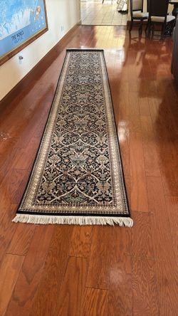 HAND KNOTTED RUNNER