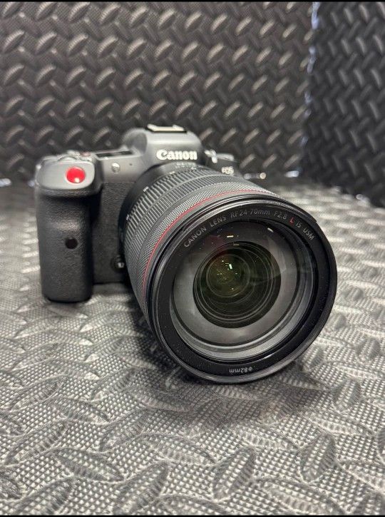 Canon EOS R5 Camera With Lens