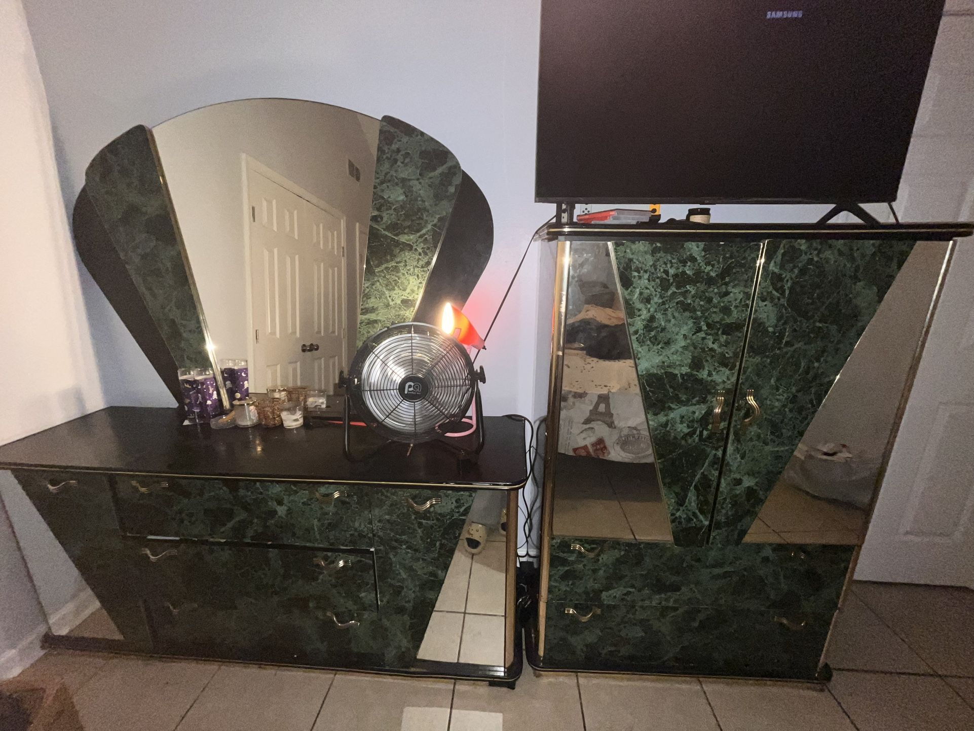 Q Sized Bedroom Set