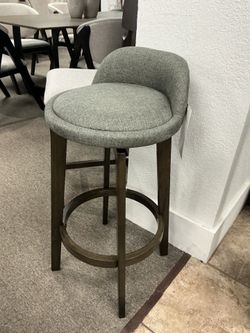 29” Swivel Barstool