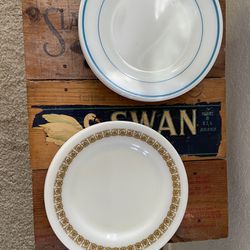 6 Vintage Pyrex Milk Glass Plates 