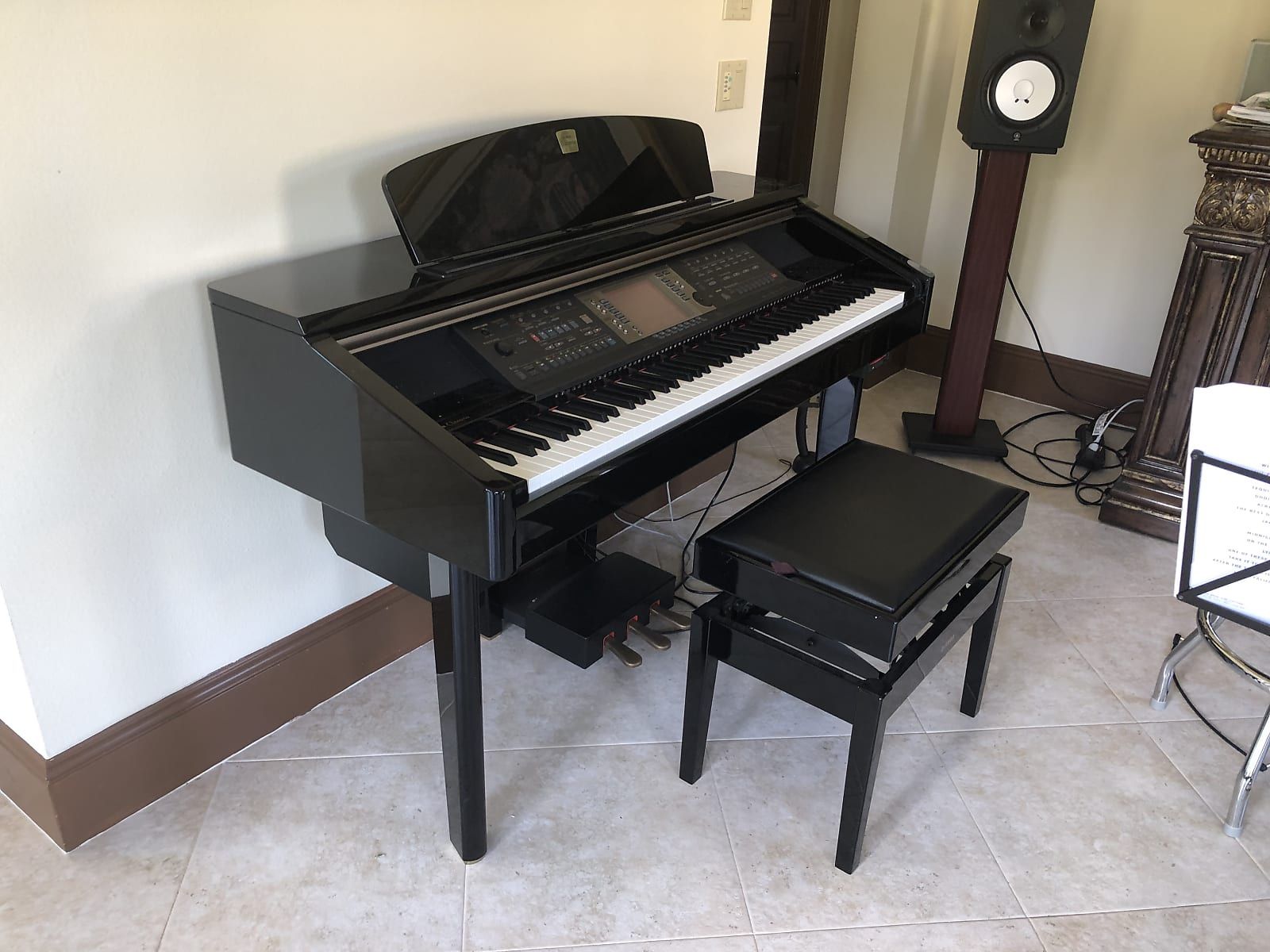  Yamaha CVP-207 Piano