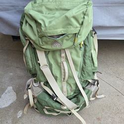 Kelty Coyote 75W Women's 75L Internal Frame Backpack Hiking Pack Green