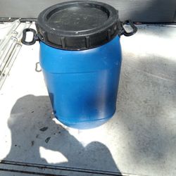 Large Blue Drum Container With Screw On Lid In Like New Cond 