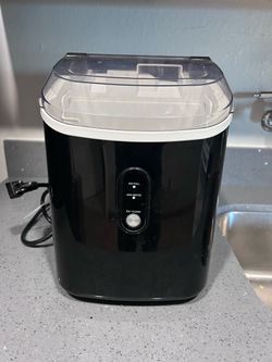 SeaLoon SLIM17B Countertop Ice Maker Makes Small Cubes Like Fountain