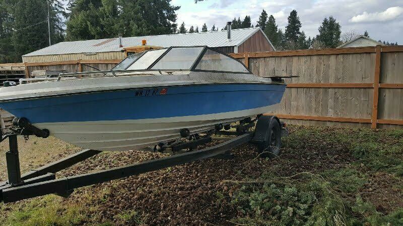 1979 Bayliner Mutiny 18' foot boat with inboard 240/260 motor