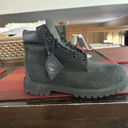 Black Timberland Size7
