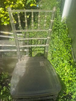 Clear Acrylic Chiavari Chair six chaies for 60