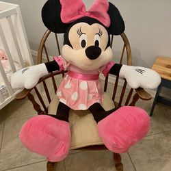 Giant Minnie Mouse 