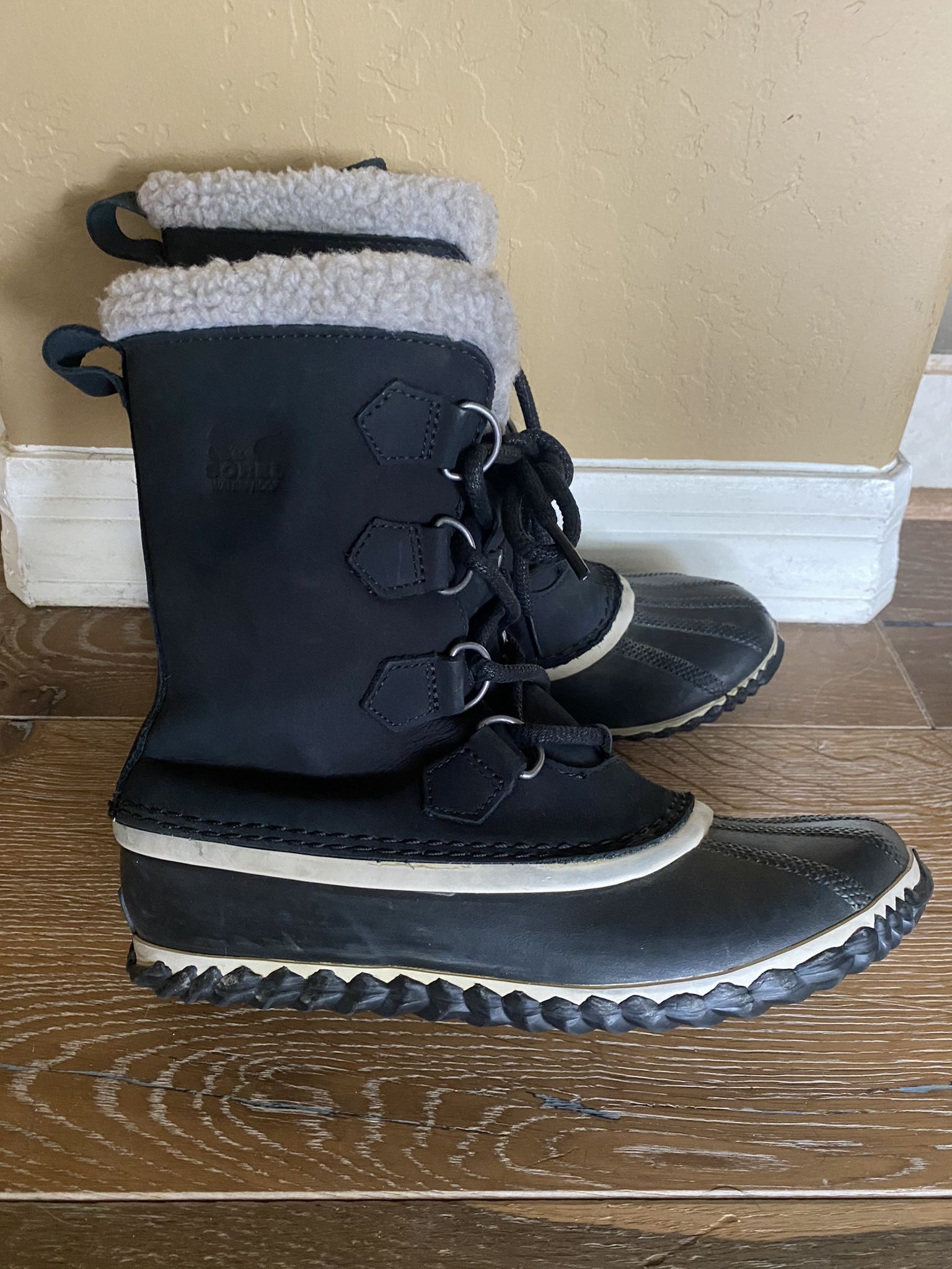 Sorel Caribou Black Boots Waterproof Duck Winter Snow Rain Women’s 8