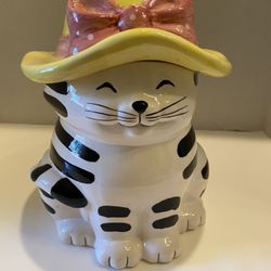 Vintage ceramic cat cookie jar. Cottage/ farmhouse/ country/ Bo Ho