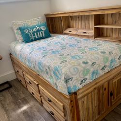 Beautiful Twin Bed & Matress