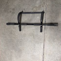 Pull Up Bar 