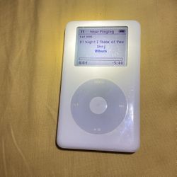 iPod 20GB It Work It Has Music 1045 Song 