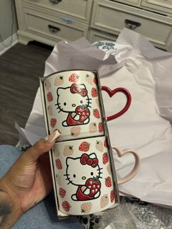 Hello Kitty Mug Set