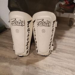 Fairtex Muay Thai Shin Guards Sp7 Medium